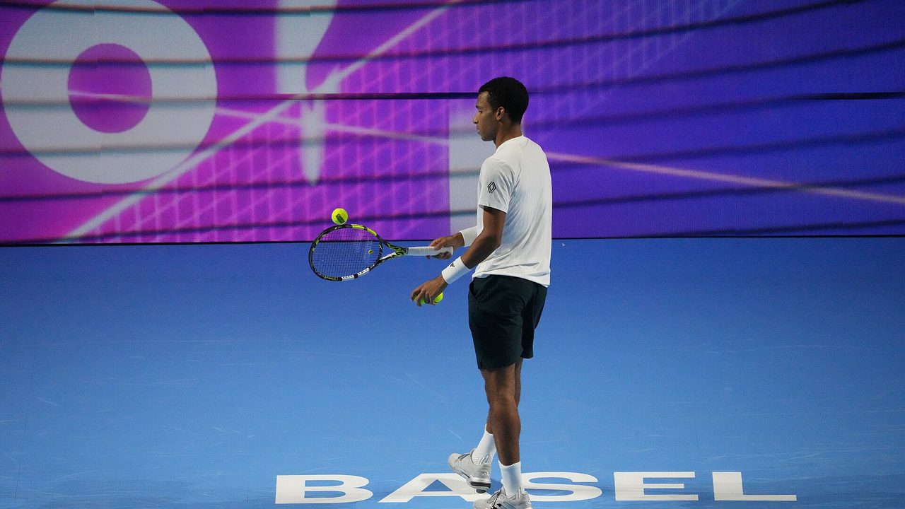 Auger-Aliassime supera Carreno Busta a Shanghai