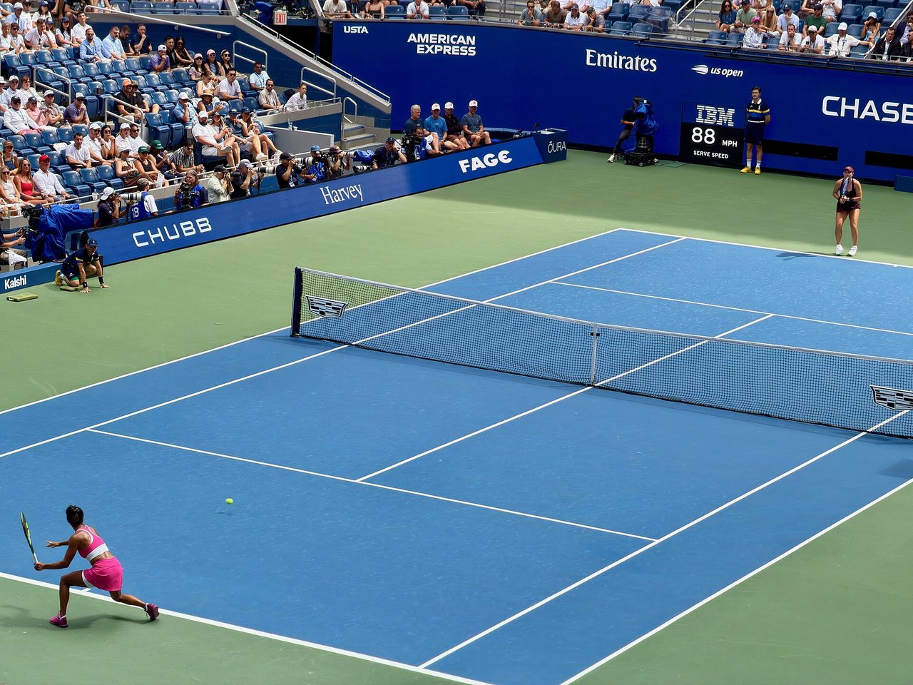 Фернандес выиграла турнир в Сингапуре, разгромив Гибсон во втором сете