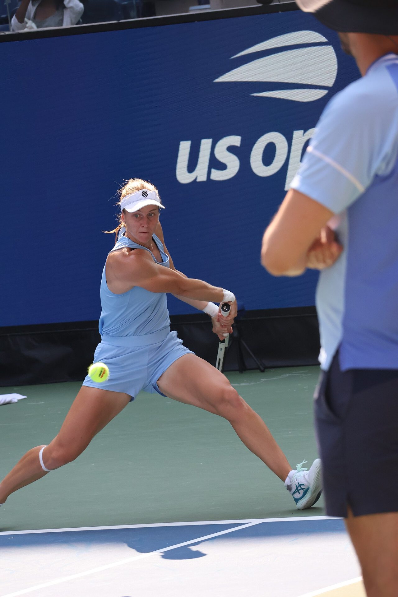 Samsonova setzt sich in Peking gegen Fruhvirtová durch